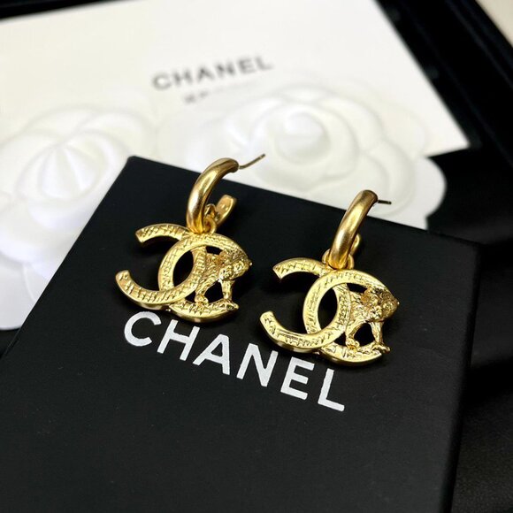 CHANEL Women's Metal Earrings Gold - Picture 3 of 6
